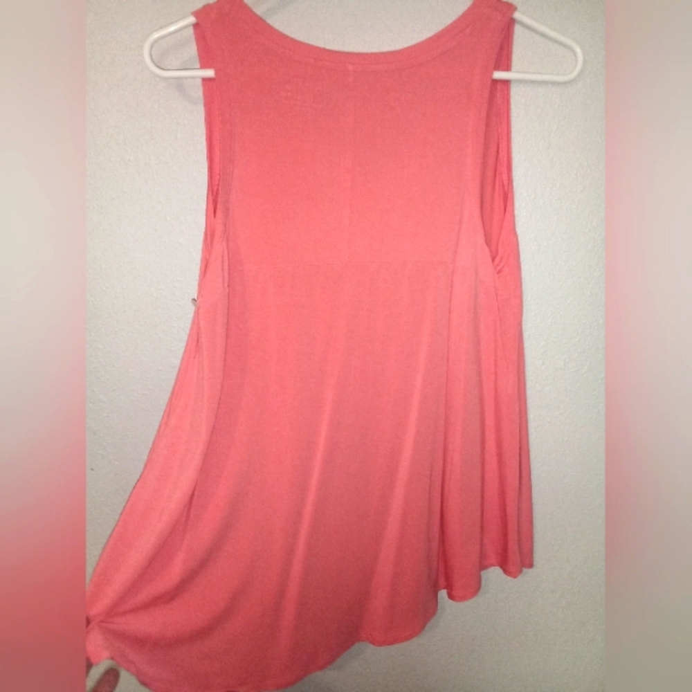 Loose fit, silky workout top